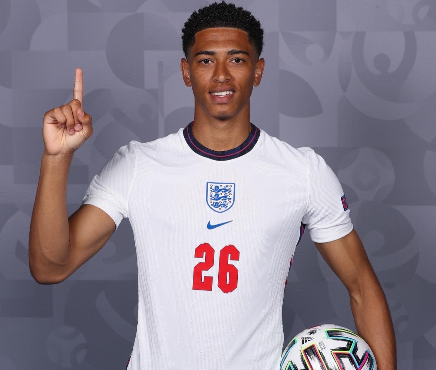 切尔西征战欧冠，帕尔默与德拉普缺阵成隐忧