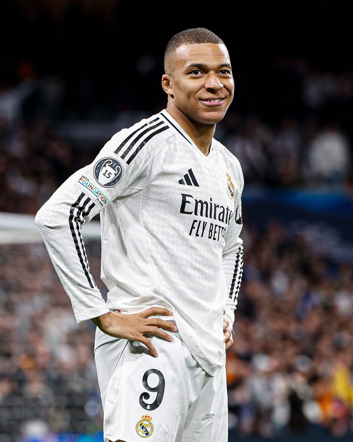 立大功！杨瀚森造埃迪第5次犯规，后者被换下