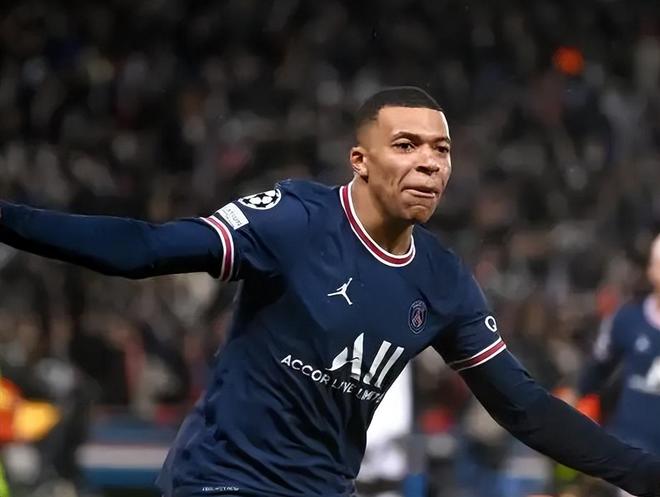 足球运动员转打篮球可能吗？（足球运动员跨界打篮球可行吗？）