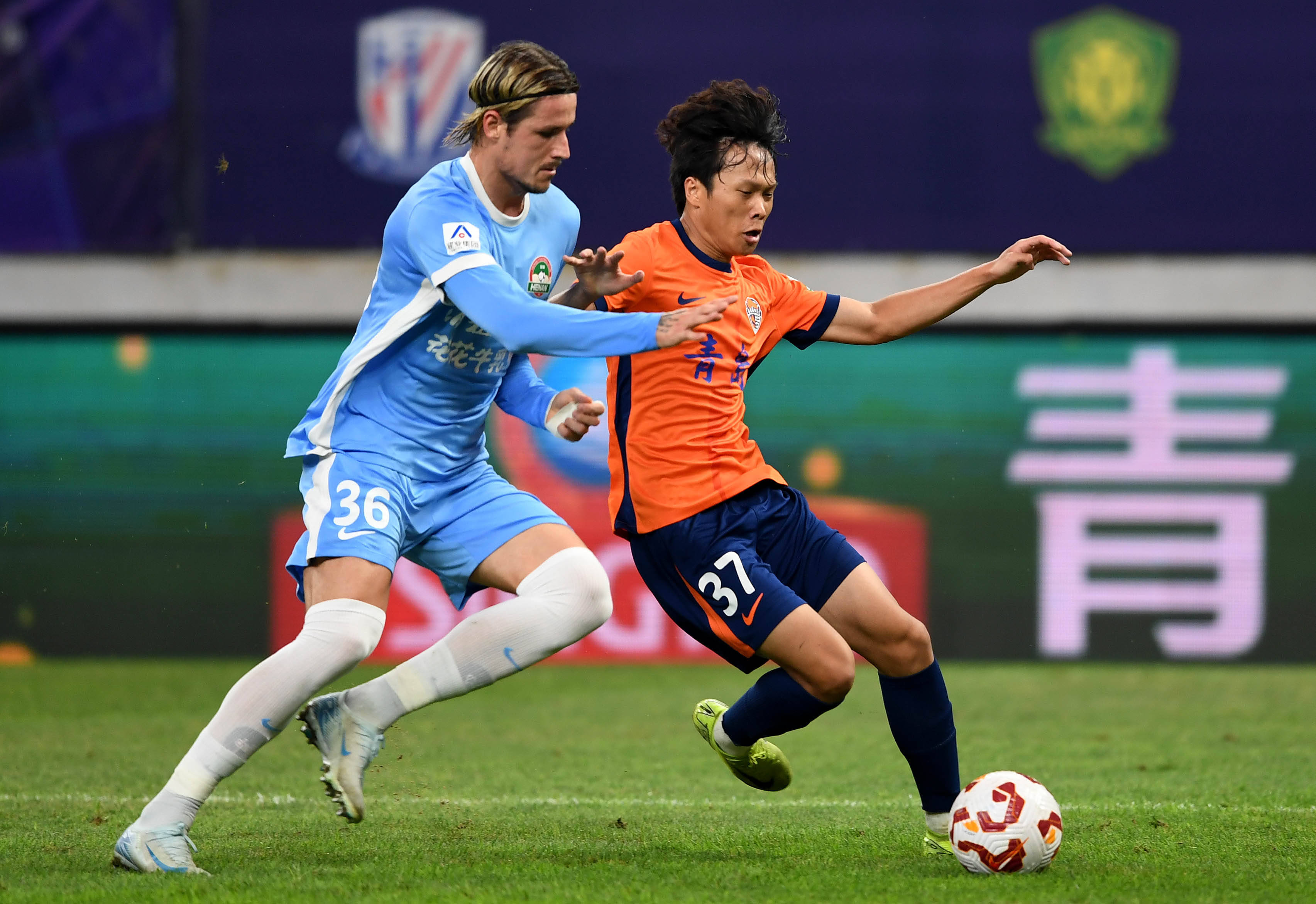 未来可期，李新翔中超处子赛季即收获6球3助（李新翔中超处子季斩获6球3助，前景光明）