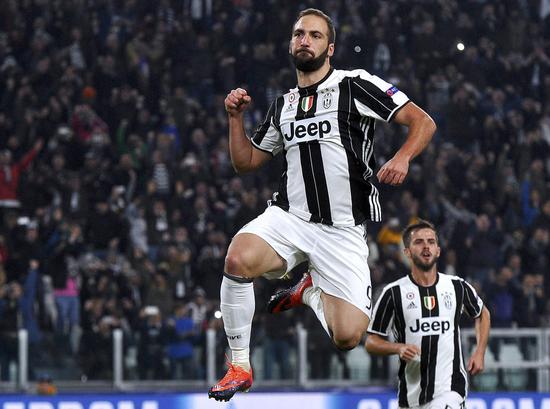 卡梅隆出席海南电影节大师班，以纳威族仪式开场