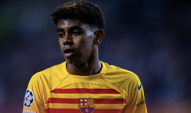 费尔斯新秀赛季连续21场比赛得分上双，超越锡安排在队史第一