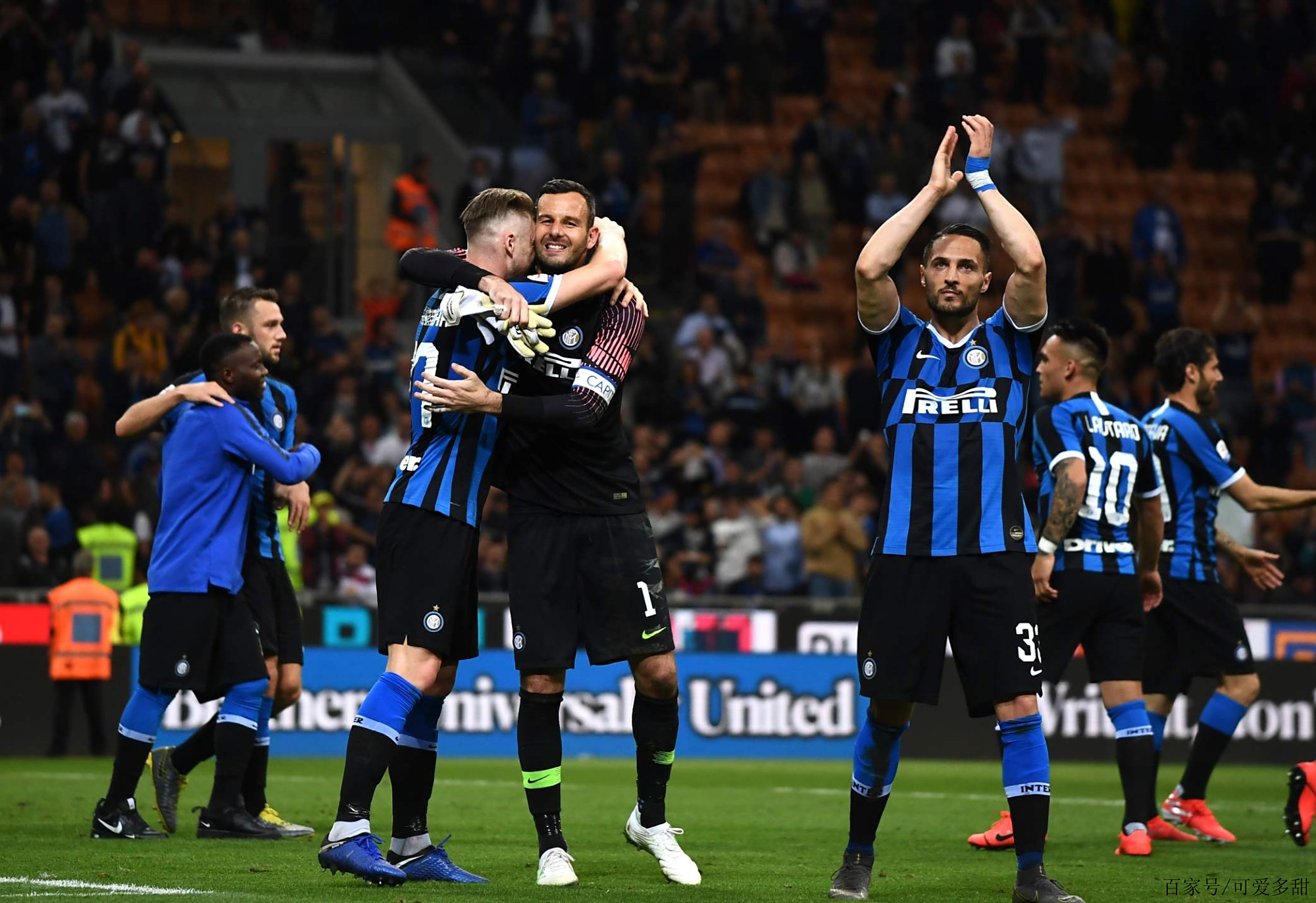 球迷：他活成了我们的骄傲