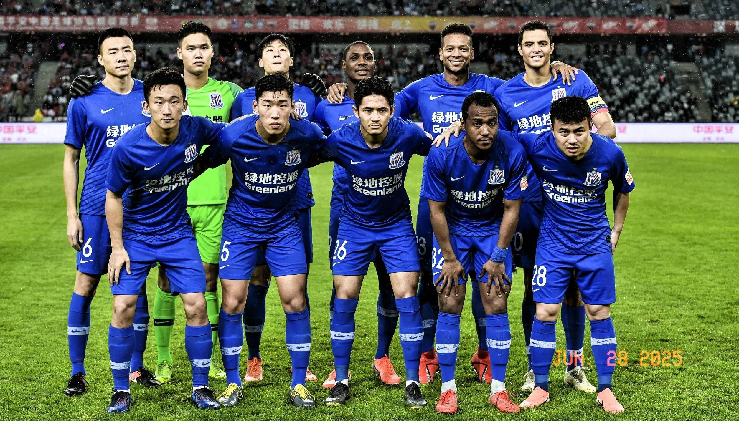 成都1-2河南赛中，阿奇姆彭遭看台球迷竖中指+骂黑鬼