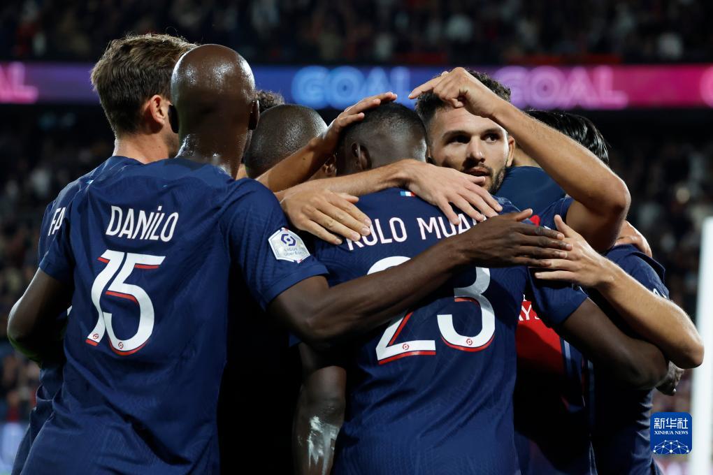 科尔：斯潘塞掌控了比赛，库里缺席的情况下他必须留在场上