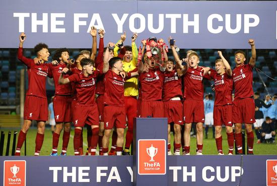 希勒：伊萨克真想走就赶紧卖了，纽卡的夏窗一团糟