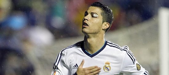 这大坏蛋！海港队庆祝夺冠时，蒋光太扒掉了古斯塔沃的裤子