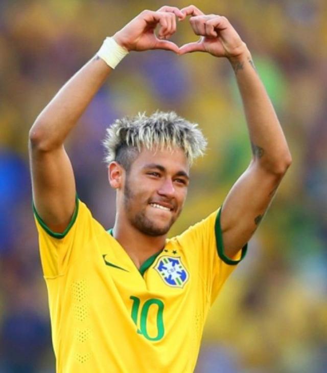 环足奖年度最佳新星候选：杜埃、若昂-内维斯、斯凯利在列