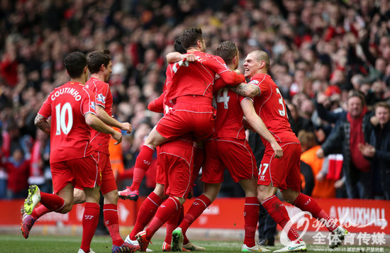 中超赛场争议判罚：VAR判罚引发讨论,（中超争议判罚再起：VAR介入引发热议）