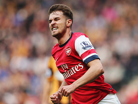 篮球勇士明星球员连续得分20+